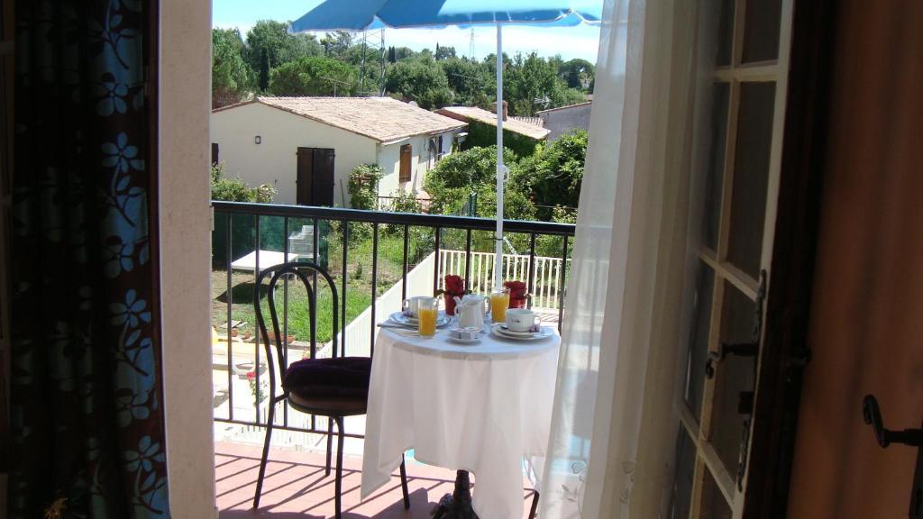 Hotel De La Poste Peymeinade Δωμάτιο φωτογραφία