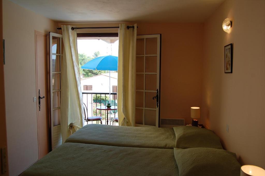 Hotel De La Poste Peymeinade Δωμάτιο φωτογραφία